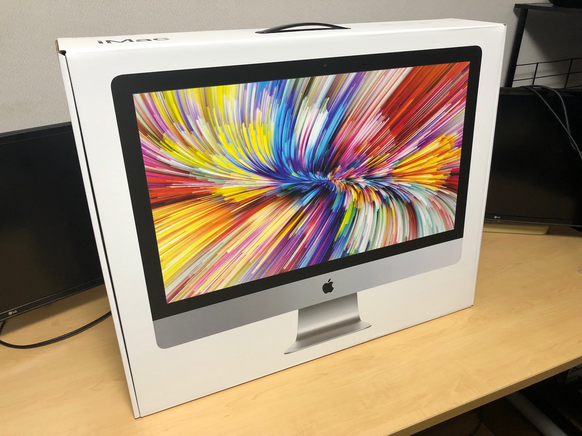 iMac 5K 2019 VESAモデル届きました – Ideal Reality